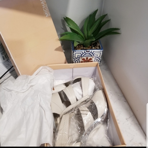 👠MICHAEL KORS HEELED SANDALS - Picture 2 of 11